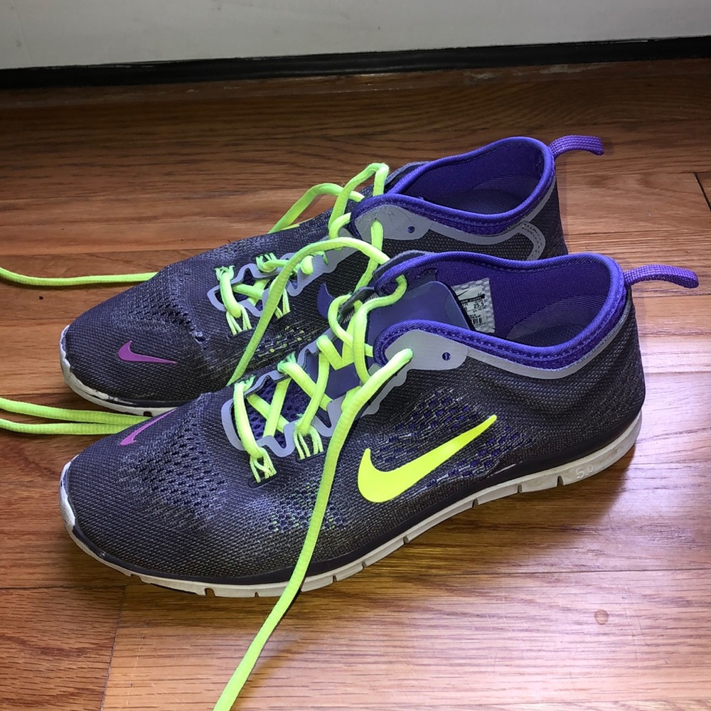 Nike Sneakers (size 8.5)